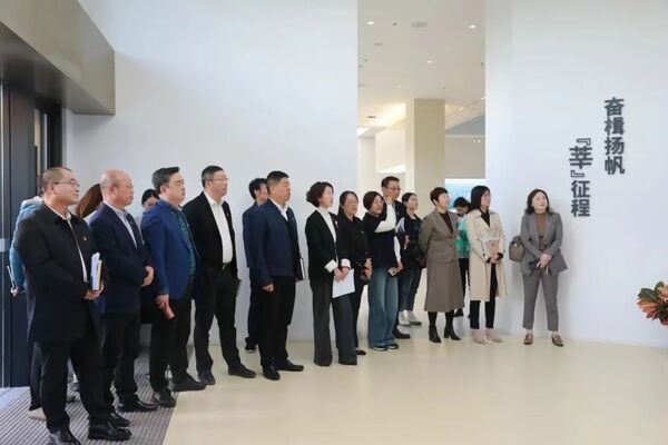 “聯(lián)”在一塊、“學(xué)”在一起、“謀”在一處！用citywalk的形式共謀莘莊主城副中心建設(shè)！｜主題教育